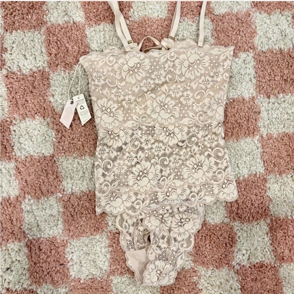 Hot as Hell (HAH) Ballet-core Lace-Up Reversible Cream Lace Bodysuit. Size Small - Picture 3 of 9